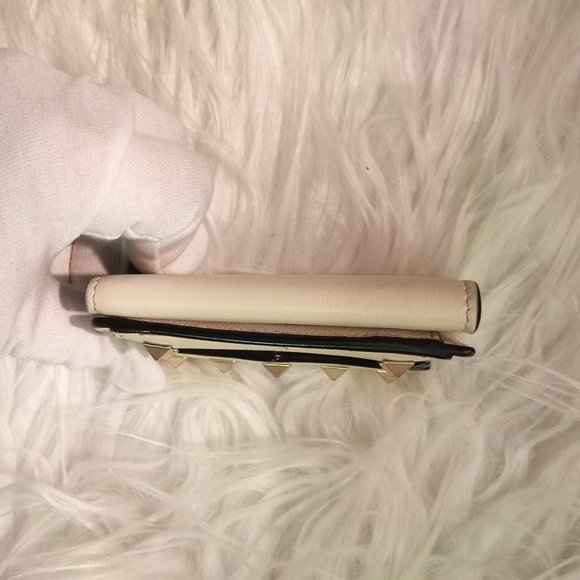 VGUC Valentino Garavani Rockstud Compact Wallet (w/ Auth, Care & RFID Cards) - Picture 6 of 12